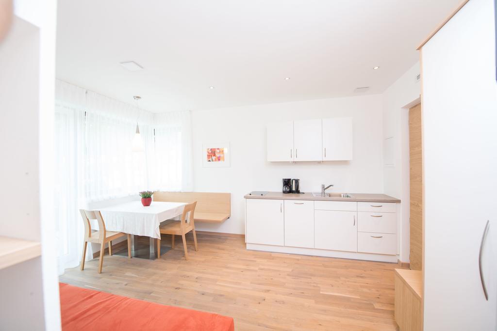 Apartment Edelweiss Brunico Rom bilde