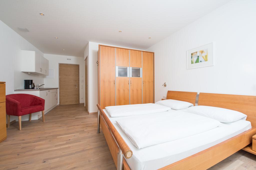 Apartment Edelweiss Brunico Rom bilde