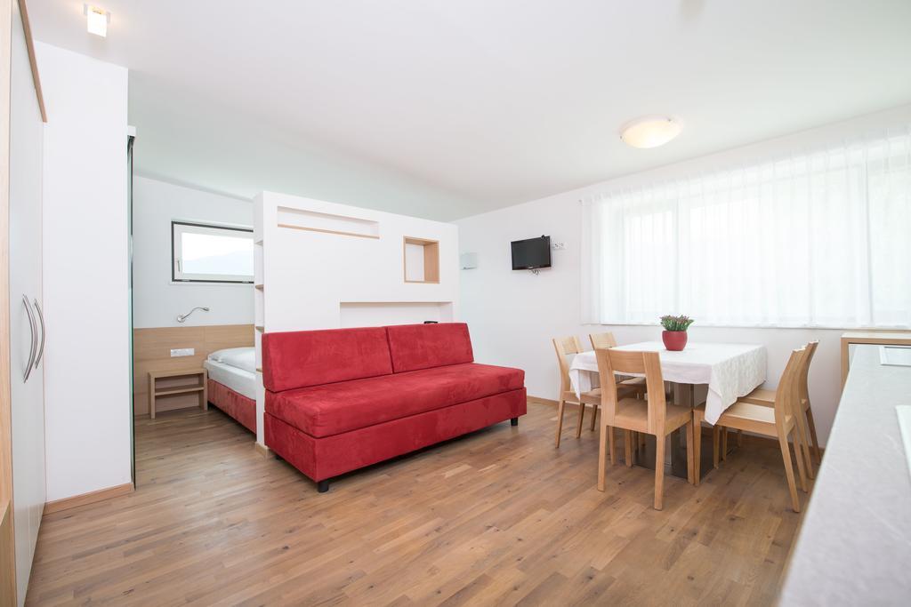 Apartment Edelweiss Brunico Rom bilde