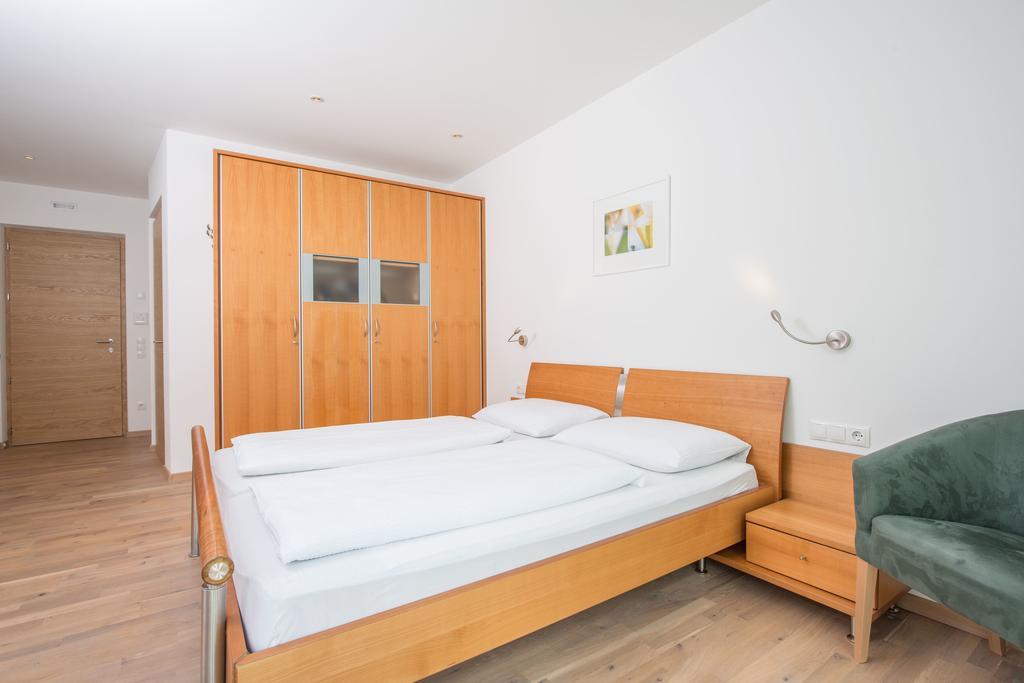 Apartment Edelweiss Brunico Rom bilde