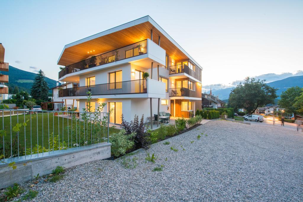 Apartment Edelweiss Brunico Rom bilde